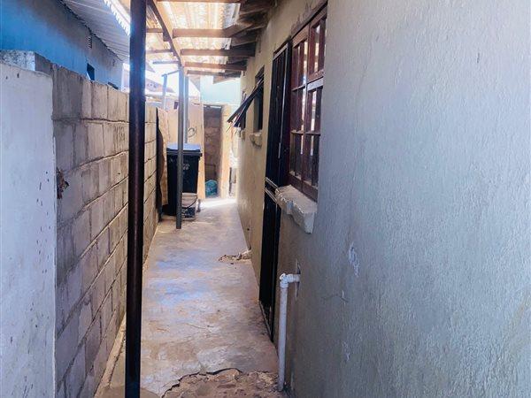 3 Bedroom Property for Sale in Sabata Dalindyebo Square Western Cape